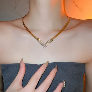 V-Shape Pendant Necklace Copper Gold Plated With Rhinestone Snake Bone Chain Minimalist Luxury Clavicle Jewelry For Women