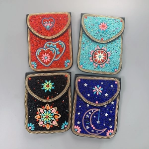 Sacs à bandoulière bohèmes faits main avec perles et motifs floraux vintage