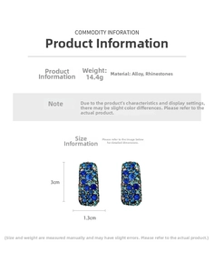 Détail de boucles d'oreilles en C avec strass bleus montrant une hauteur de 3 cm