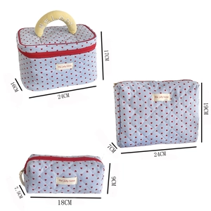 Detailed size specifications for quilted blue heart makeup bag set with dimensions