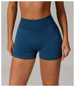 Détail du short de yoga bleu marine sans couture à taille haute et texture gainante