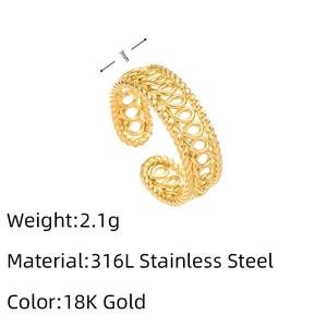 Detail view of 18K gold 316L stainless steel ring with 7mm width and 2.1g weight specs
