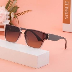 Fashion square frame sunglasses with tea gradient lenses and grey拼接 acetate frame
