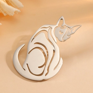 Minimalist silver cat brooch in polished stainless steel for coats and suits
