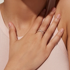 Anello Incrociato A Forma Di X Acciaio Inossidabile Zirconia Cubica Pavé Gioielli Minimalisti Per Donne