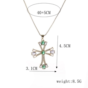 Goldene Kreuzkette mit grünen ovalen Edelsteinen und Zirkon auf 40+5cm Kette für Paare