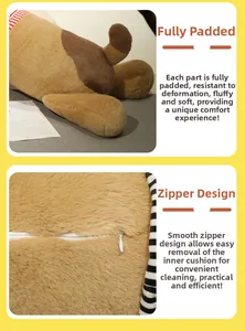 Détail d'un oreiller en peluche chien avec fermeture éclair et rembourrage amovible