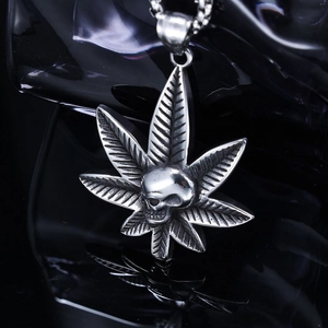 Polished stainless steel maple leaf skull pendant necklace for hip hop street style wear