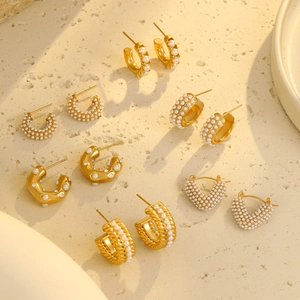 18K Gold Plated Stainless Steel Hoop Earrings For Women Elegant Artificial Pearl Rhinestone Inlaid French Vintage Stud Jewelry Niche Style