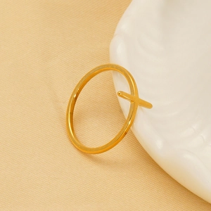 Minimalist 18K gold-plated cross ring for women made of high-polished stainless steel