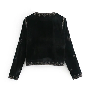 Veste élégante en velours noir avec broderie florale lourde et paillettes au dos