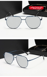 Vistas detalladas de gafas aviador de metal azul con lentes de espejo plateadas