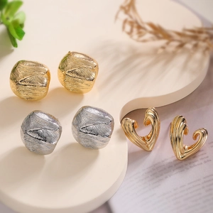 European American Style Copper Geometric Heart Stud Earrings For Women Gold Silver Brushed Metal Texture Fashion Jewelry Gift