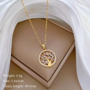 Detail of tree of life pendant with dimensions and weight in elegant jewelry box