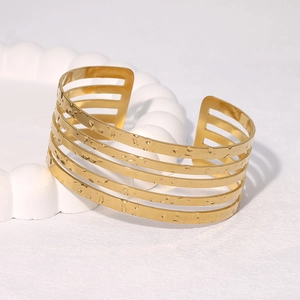 Multi Layer Hollow Out Hammered Stainless Steel Cuff Bangle For Women Light Luxury Gold Plated Geometric Open Bracelet