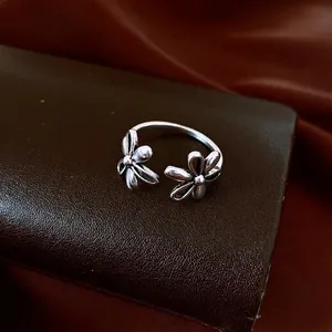 Vintage silver hollow double daisy open ring with an elegant minimalist floral design