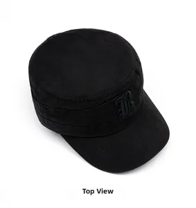 Draufsicht der schwarzen Militär-Flatcap aus Baumwolle mit Stickerei und feinen Nähten