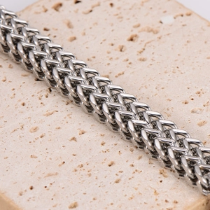 Collier cubain en acier inoxydable argenté pour homme avec fermoir magnétique sur pierre