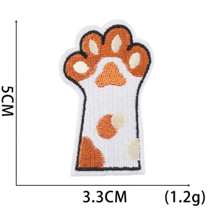 Detailed view of cat paw embroidery patch with measurements 5cm by 3.3cm and 1.2g weight
