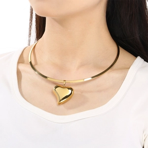 Exaggerated 18K gold plated stainless steel heart collar necklace on model