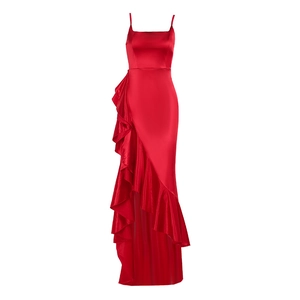 Robe rouge élégante en satin à bretelles avec fente latérale volantée et coupe sirène