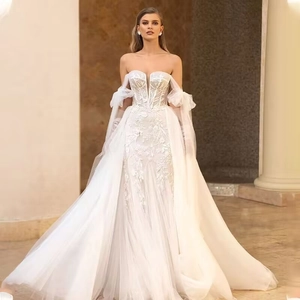 Abito Da Sposa Con Spalle Scoperte Strascico In Pizzo Staccabile E Maniche A Sbuffo Abito Nuziale Avorio In Tulle
