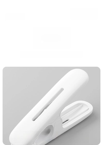 Detail of white non-slip PP frosted laundry clip featuring a wide mouth and matte finish