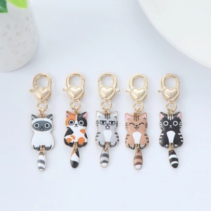 Cartoon Cat Metal Keychain Enamel Animal Pendant With Heart Shaped Clasp Cute Bag Charm Key Ring Decoration Accessory Jewelry Gift