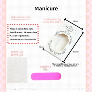 Nagel-Set mit 24 roten Herz-Nägeln, Klebepads und rosa Nagelfeile in einer Schachtel
