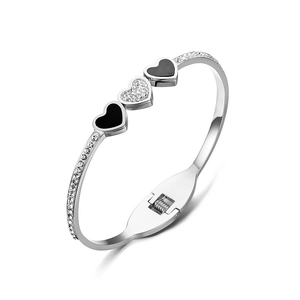 Bracciale a cuore in acciaio inossidabile lucido con smalto nero e strass brillanti