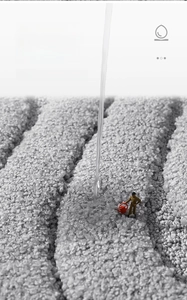 Micro shot of grey striped absorbent bath mat showing rapid water absorption detail