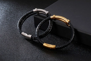 Détails de bracelets en cuir tressé pour homme avec fermoirs magnétiques en or et argent