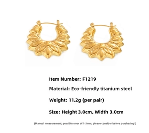 Detail showing 3.0cm vintage hollow floral hoop earrings in 18k gold plated titanium