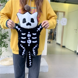 Bolso bandolera de gato esqueleto de felpa gótica con piel sintética y detalles de huesos