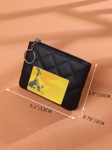 Dettaglio portamonete in PU nero trapuntato con dimensioni 13x10x2cm e cerniera argento