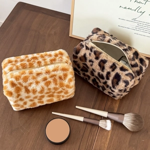 Plush Makeup Bag Faux Fur Large Capacity Travel Cosmetic Pouch Portable Toiletry Organizer Handheld Animal Print Pattern