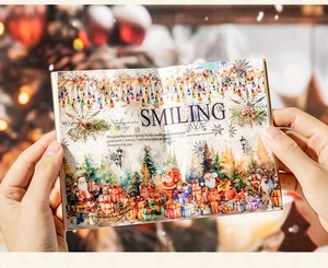 Dettaglio del nastro PET natalizio con Babbo Natale e regali per decorazioni fai-da-te