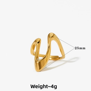 Detail view of gold wave ring showing dimensions of 25mm height and 4g weight