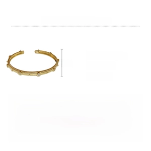 Detail specifications of gold-plated vintage zircon open bangle with 13.4g weight data