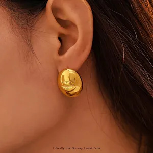 Lipvorm Oorknopjes Roestvrij Staal Reliëf Glimlachende Mond Spiegelgepolijst Geometrisch Ovaal Sieraden Voor Vrouwen