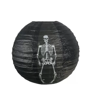 Lanterna di carta nera di Halloween con motivo a scheletro bianco da appendere