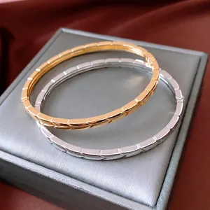 Bracelet Jonc Géométrique Segmenté En Cuivre Plaqué Or 18K Motif Flèche Minimaliste Manchette De Luxe Bijoux De Mode Pour Femmes