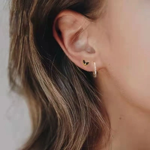 Minimalistische S925 Silber Ohrringe mit schwarzem Zirkon und Kristall Creolen Ring