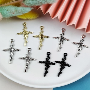 Pendentifs croix rose en or, argent et noir pour bijoux DIY et colliers artisanaux