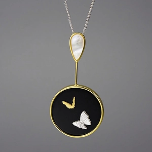 Butterfly Pendant Necklace 925 Sterling Silver 18K Gold Plated Mother Of Artificial Pearl Inlay Elegant Round Jewelry For Women