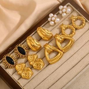 18K gold plated stainless steel earring set with pearls and black onyx on silk