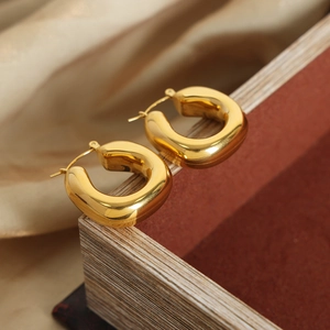 Chic 18K gold-plated chunky geometric hoop earrings with a high-polished mirror finish
