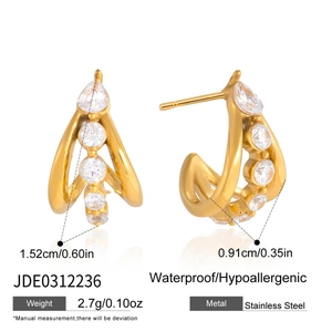 Detail of C-shaped stainless steel earring with waterproof and hypoallergenic properties