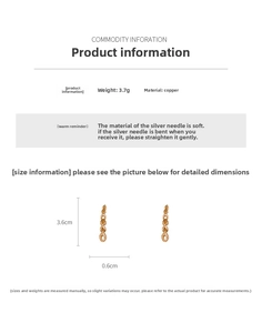 Vue détaillée des boucles d'oreilles épi de blé dorées de 3,6 cm avec dimensions et matière