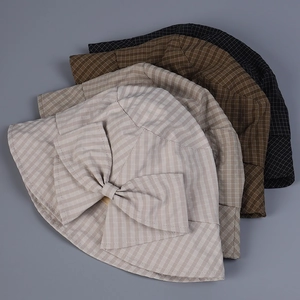 Lot de trois chapeaux de soleil à carreaux de style japonais avec grands nœuds
